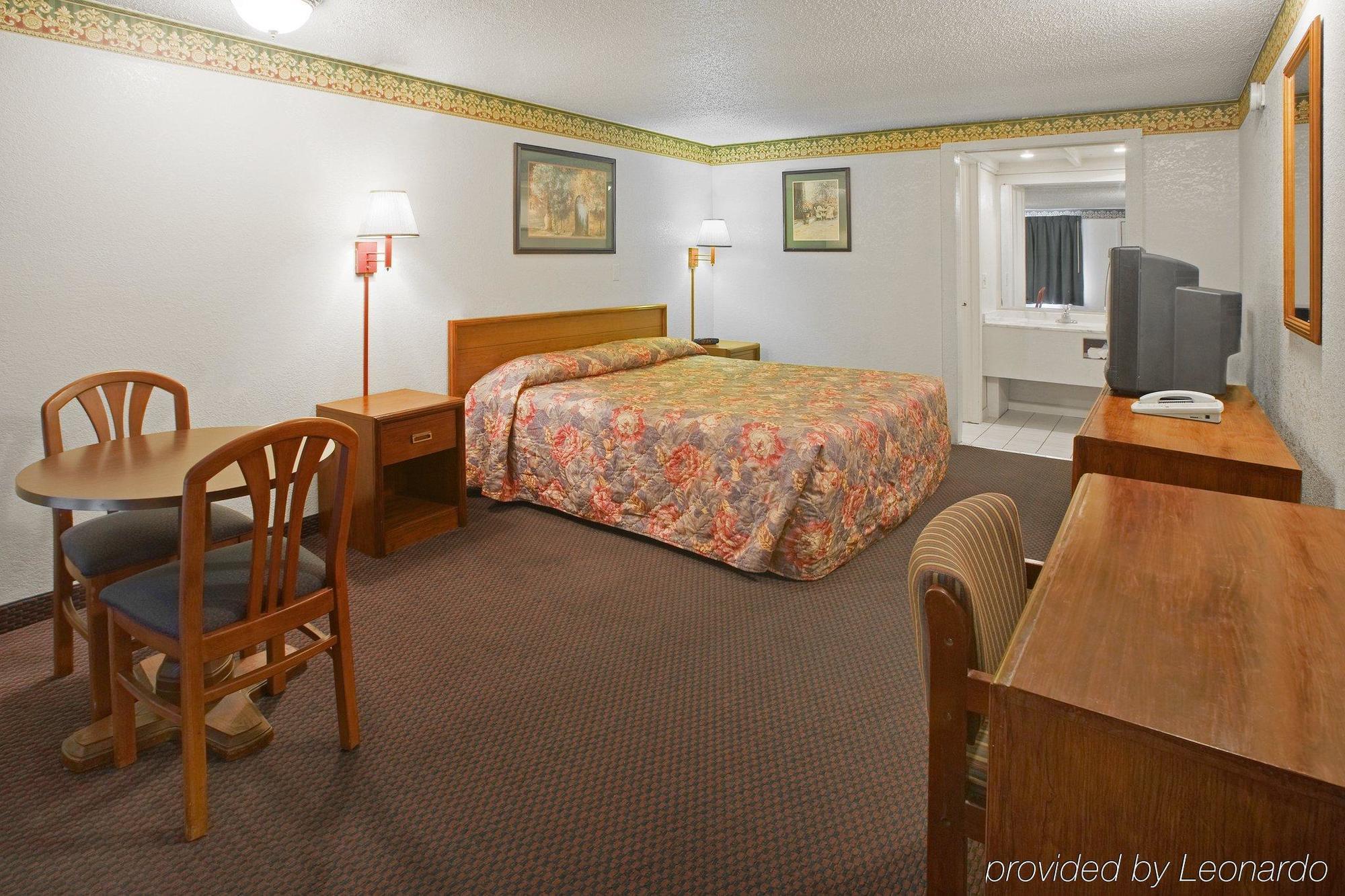 Fairbridge Inn Express Мерилвил Екстериор снимка