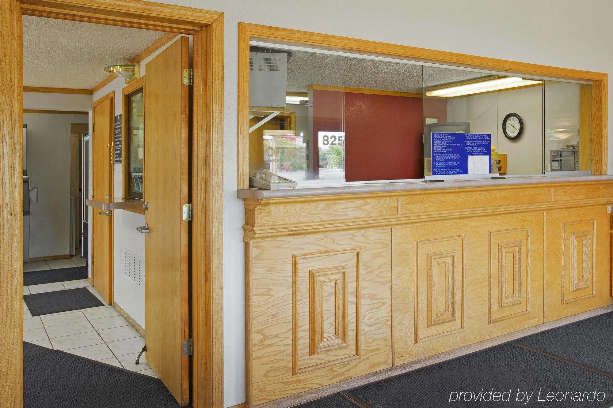 Fairbridge Inn Express Мерилвил Интериор снимка