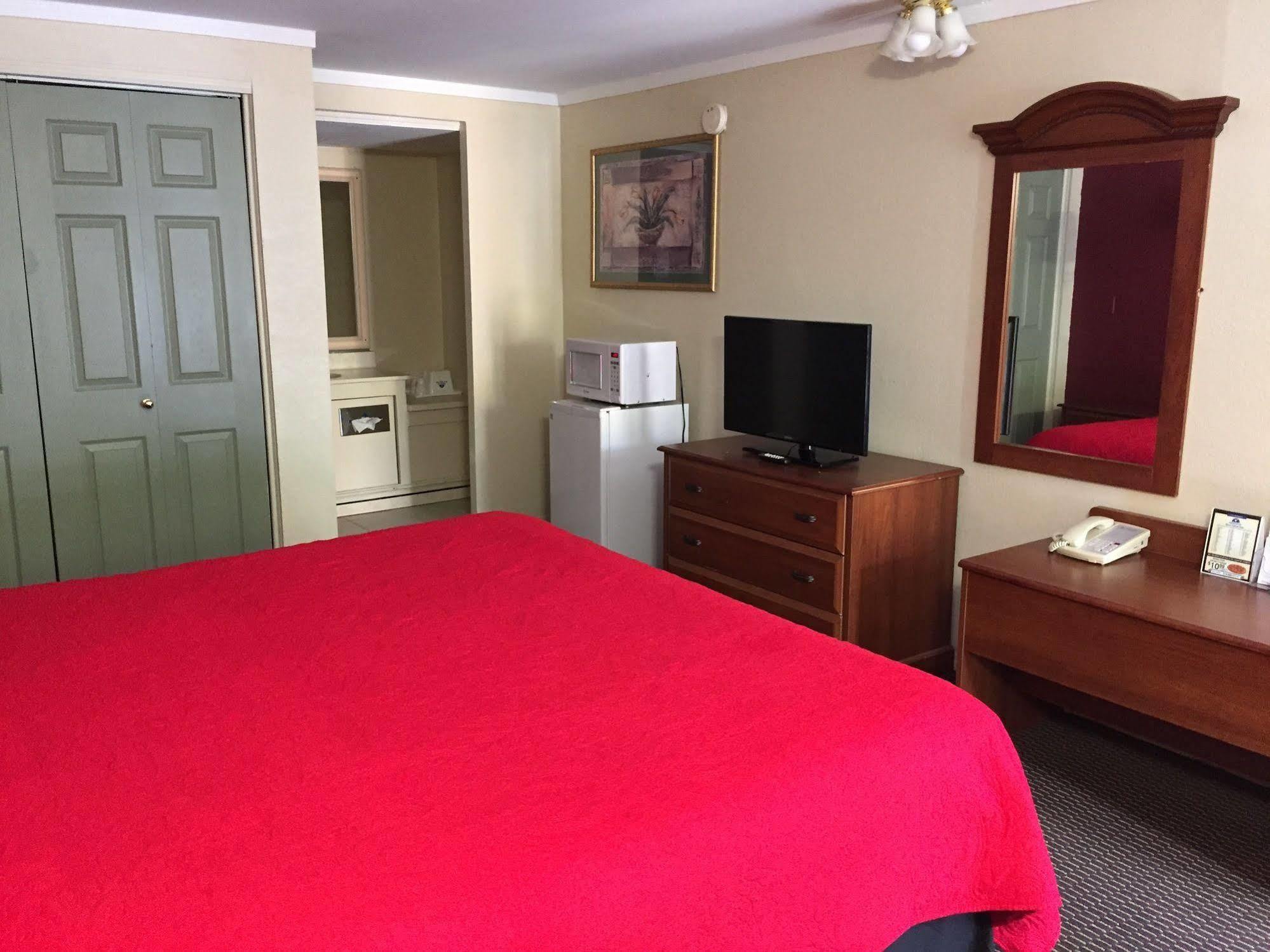 Fairbridge Inn Express Мерилвил Екстериор снимка